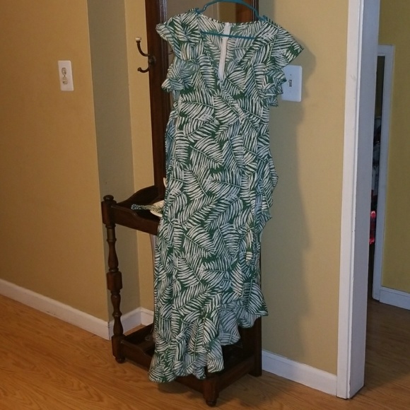 Dresses & Skirts - Green & white dress Dresses & Skirts - Green & white dress